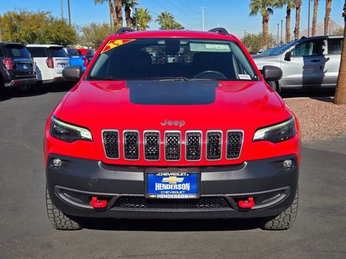 Used 2019 Jeep Cherokee Trailhawk image 8