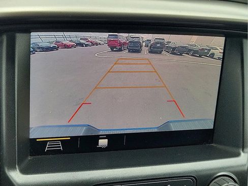 Used 2021 Chevrolet Colorado Z71 AWD/4WD image 18