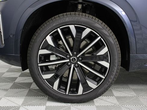 New 2026 Volvo XC90 B6 Plus w/ Protection Package Premier image 13