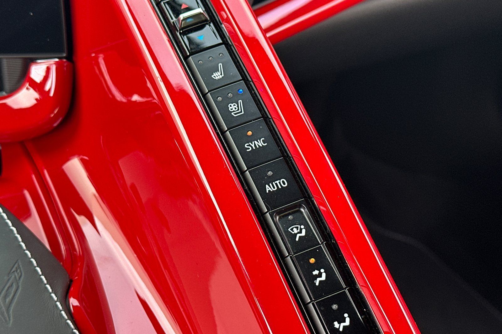 Used 2022 Chevrolet Corvette Stingray Premium Cpe w/ Z51 Performance Package RWD image 26