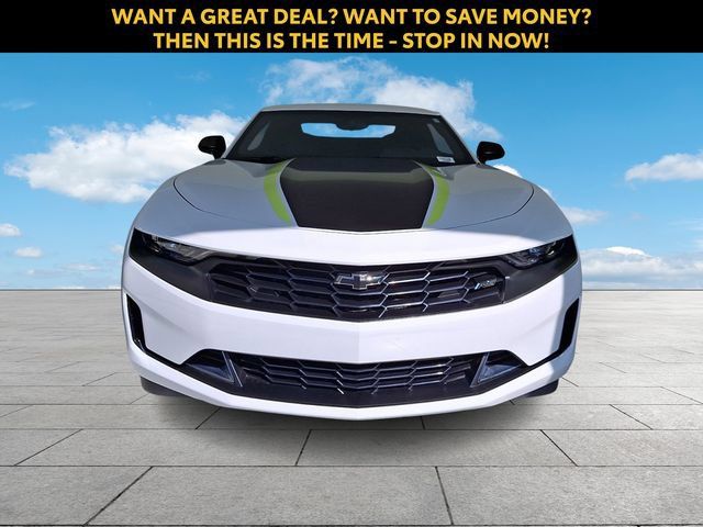 Used 2023 Chevrolet Camaro LT RWD image 3