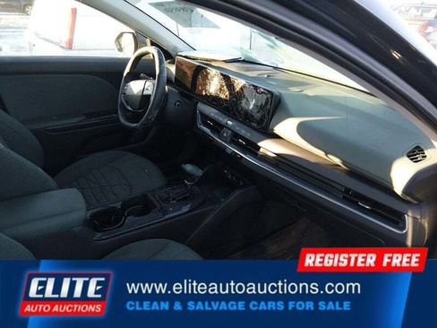 Used 2025 Kia K4 EX image 10