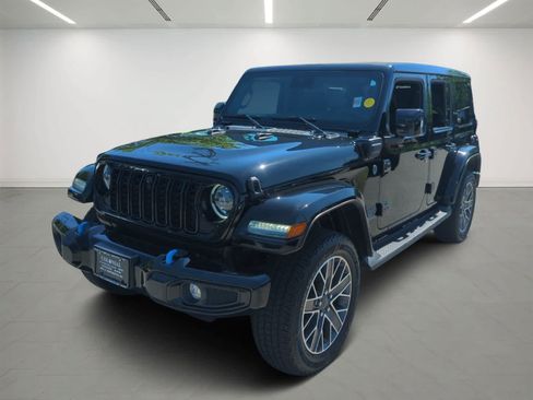 Used 2024 Jeep Wrangler High Altitude AWD/4WD image 2