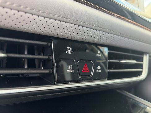 New 2026 Volkswagen Atlas Peak Edition AWD/4WD image 17