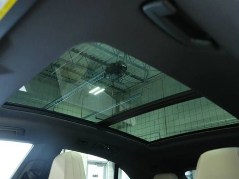 New 2026 Porsche Macan 4 Electric image 35