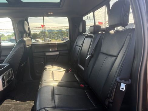 Used 2018 Ford F150 Lariat w/ Equipment Group 502A Luxury AWD/4WD image 17