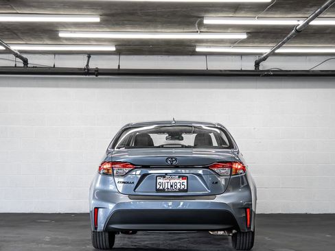 Used 2025 Toyota Corolla LE image 4