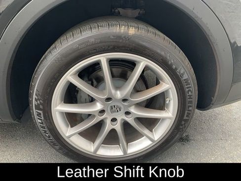 Used 2019 Porsche Cayenne S image 17