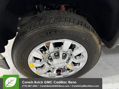 Used 2018 GMC Sierra 2500 Denali w/ Duramax Plus Package AWD/4WD image 43