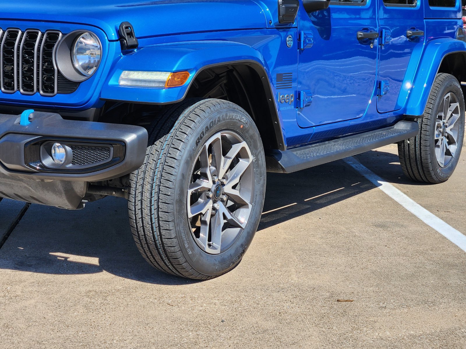 Used 2024 Jeep Wrangler Unlimited w/ Convenience Group AWD/4WD image 12