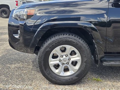 Used 2018 Toyota 4Runner SR5 Premium AWD/4WD image 8