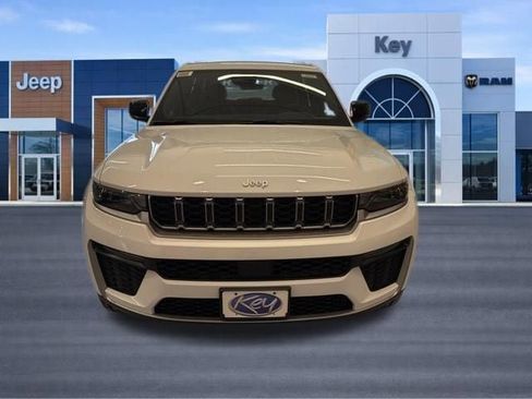 New 2026 Jeep Grand Cherokee L Limited AWD/4WD image 10