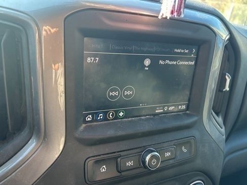 Used 2022 Chevrolet Silverado 1500 Custom image 9