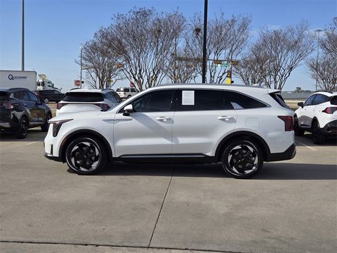 Certified 2025 Kia Sorento EX w/ EX Panoramic Sunroof Package image 12