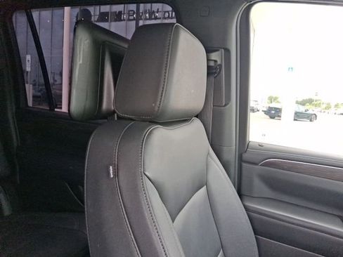 Used 2023 Chevrolet Suburban Z71 w/ Z71 Off-Road Package AWD/4WD image 18