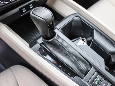 Used 2025 Honda Accord LX image 19