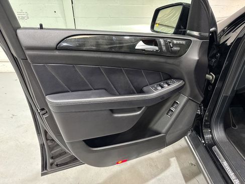 Used 2016 Mercedes-Benz GL 450 4MATIC image 25