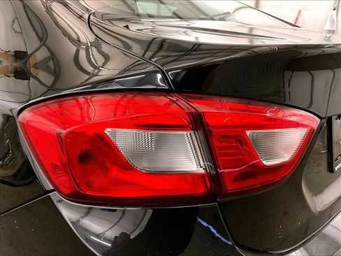 Used 2019 Chevrolet Cruze LT FWD image 28