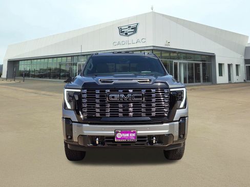 Used 2025 GMC Sierra 2500 Denali Ultimate AWD/4WD image 2