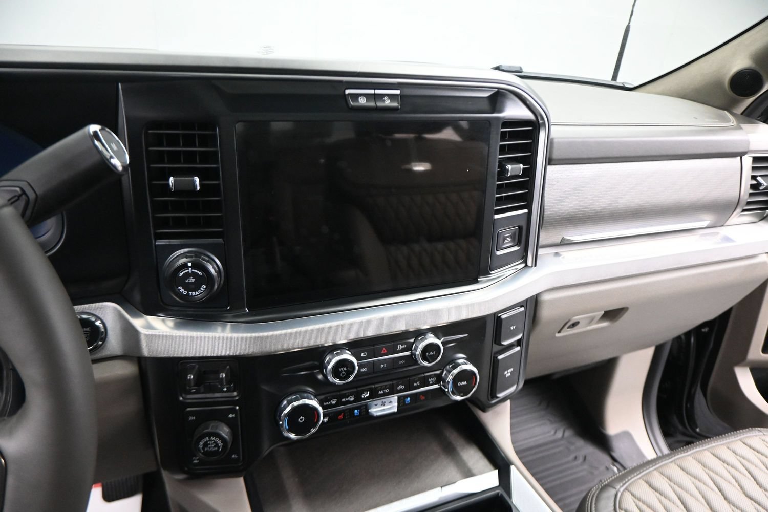 Used 2026 Ford F250 Platinum w/ Platinum Plus Package AWD/4WD image 6