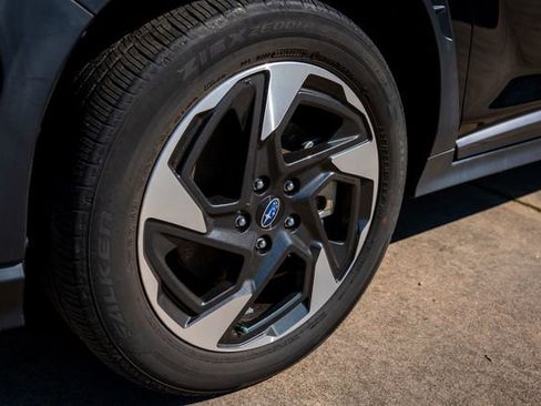 Certified 2024 Subaru Crosstrek 2.5i Limited w/ Crosstrek Mirror Package image 32