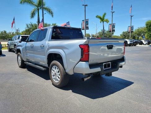 Used 2024 Toyota Tacoma SR5 AWD/4WD image 8