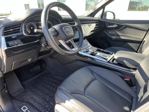 Certified 2025 Audi Q7 2.0T Premium w/ Convenience Plus Package image 17