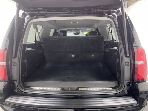 Used 2019 Chevrolet Suburban LT w/ Luxury Package image 18