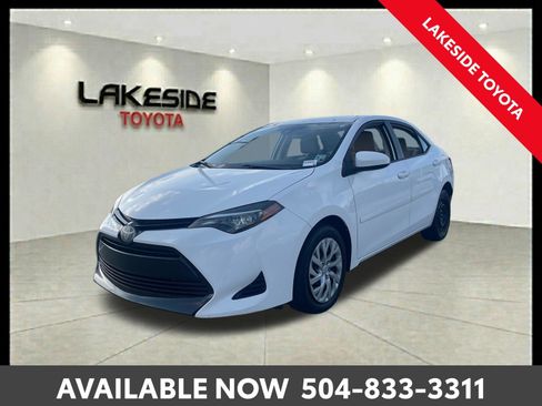 Used 2017 Toyota Corolla LE FWD image 1
