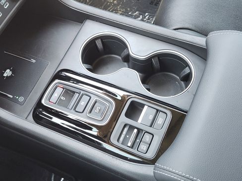 Certified 2023 Honda Pilot Touring image 20