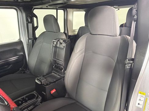 Used 2018 Jeep Wrangler Unlimited Sport S AWD/4WD image 13