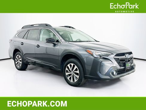 Used 2025 Subaru Outback Premium AWD/4WD image 1