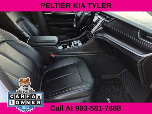 Used 2023 Jeep Grand Cherokee Limited w/ Black Appearance Package image 14