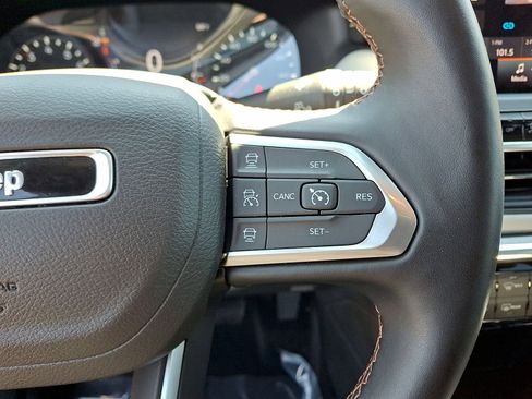 Used 2022 Jeep Compass Limited AWD/4WD image 18