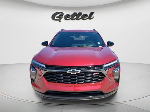 Used 2025 Chevrolet Trax RS w/ Driver Confidence Package FWD image 2