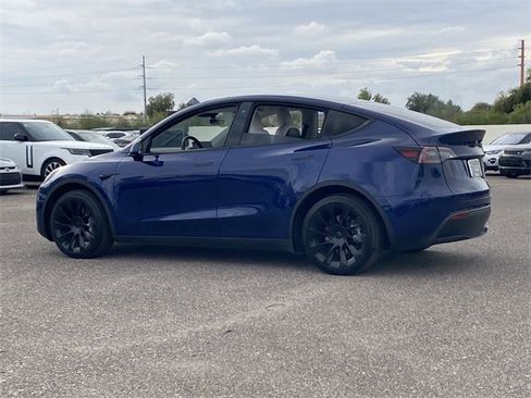 Used 2023 Tesla Model Y Long Range image 9