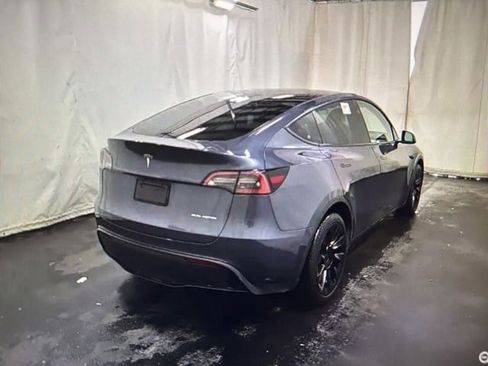Used 2023 Tesla Model Y Long Range image 4