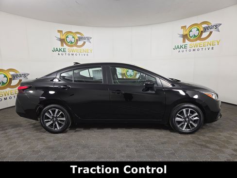 Used 2021 Nissan Versa SV image 9