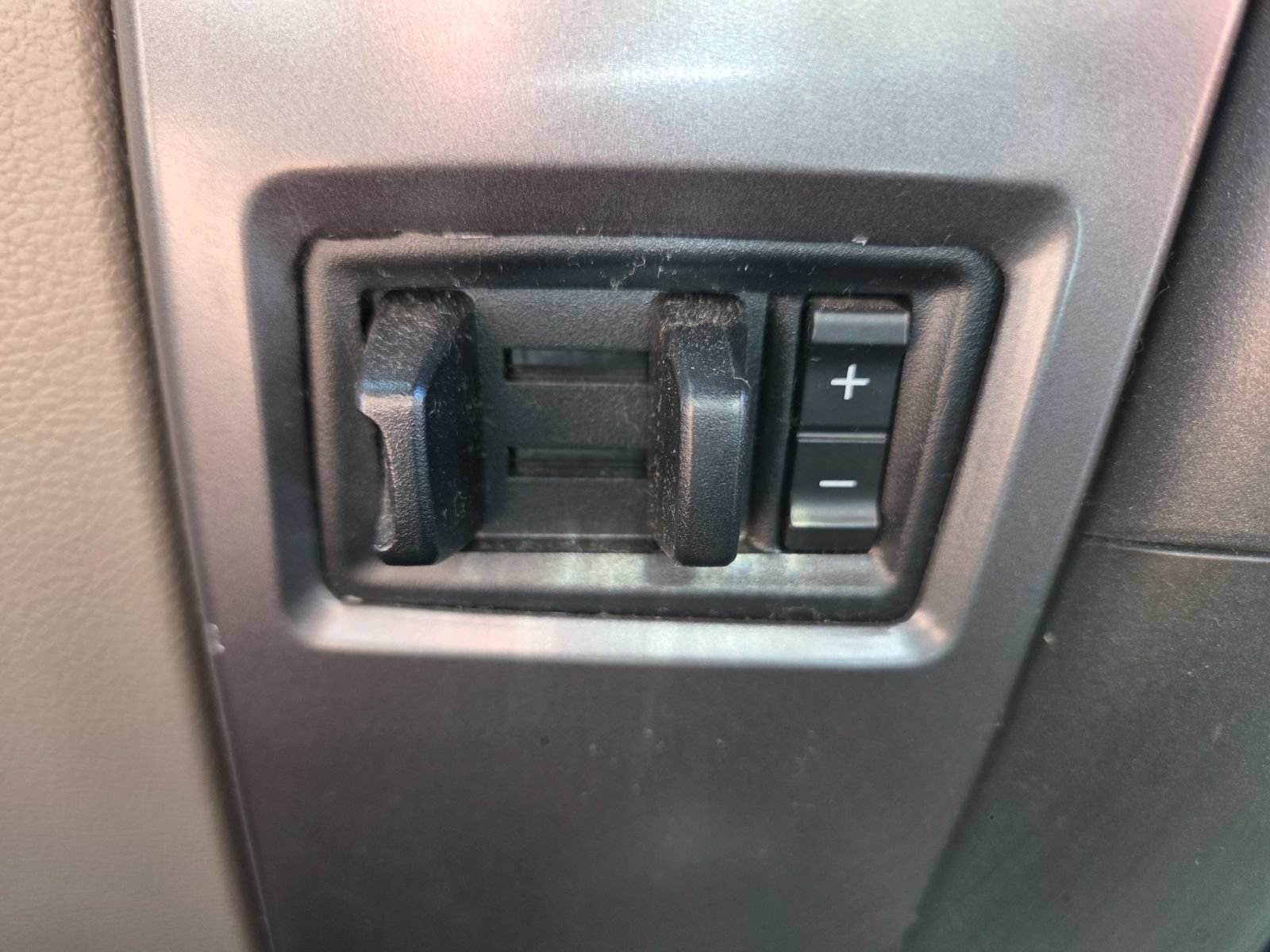 Used 2015 Ford F150 XLT AWD/4WD image 16