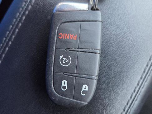 Used 2025 Jeep Compass Limited AWD/4WD image 28