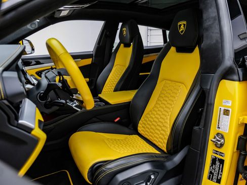 Used 2021 Lamborghini Urus AWD/4WD image 38