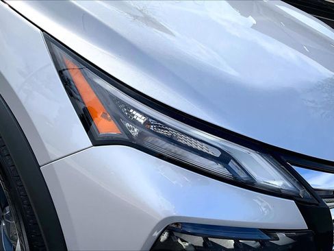 Used 2024 Nissan Rogue SV image 27