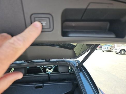 Used 2022 Cadillac XT5 Premium Luxury image 16