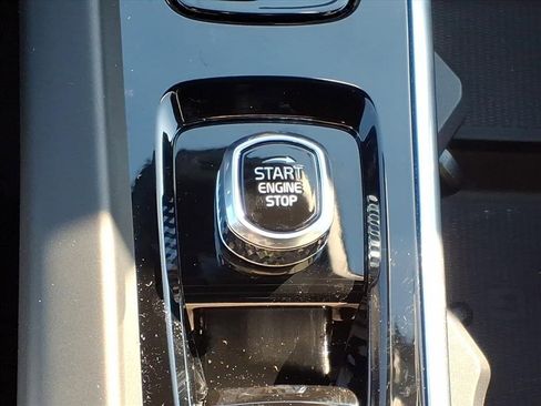 New 2026 Volvo XC60 B5 Core w/ Climate Package image 21