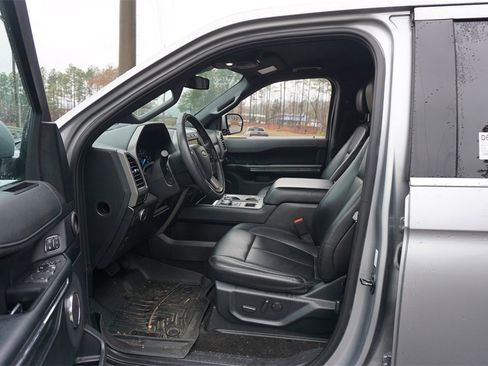 Used 2020 Ford Expedition XLT w/ Equipment Group 202A image 2