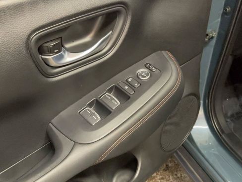 Certified 2025 Honda HR-V Sport image 29