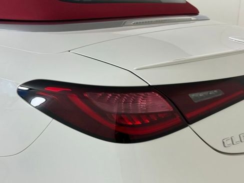 Used 2024 Mercedes-Benz CLE 450 4MATIC Cabriolet image 11