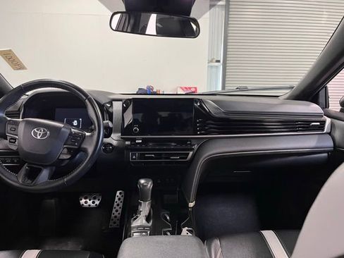 Used 2025 Toyota Camry SE image 20