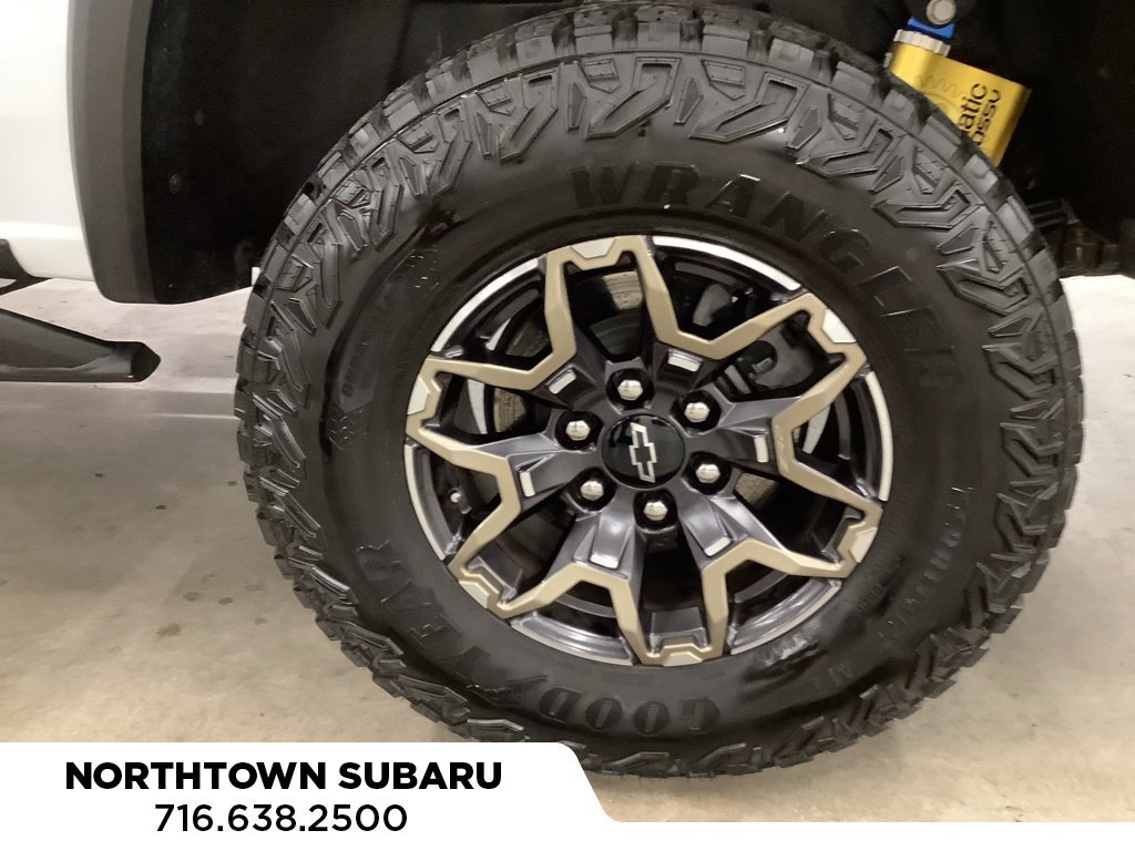 Used 2024 Chevrolet Colorado ZR2 w/ Technology Package AWD/4WD image 24