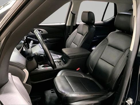 Used 2019 Chevrolet Traverse RS image 21